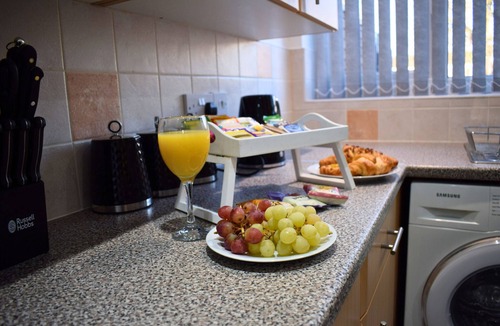 Wolverhampton House | Stylish 3-Bed House in Wolverhampton | Long Stays Welcome | Near Hospital