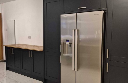 Oadby House | Stylish 5-Bedroom House Near DMU, LRI & City Centre