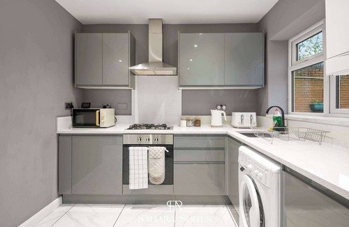 Reading House | Stylish 5Bed Reading Home -Family & Business Stays