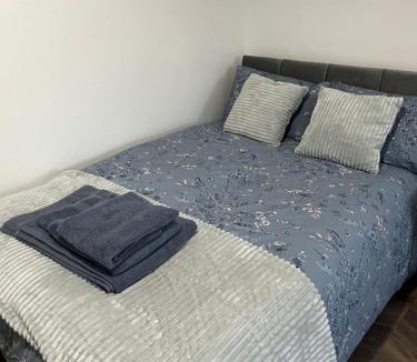 Kettering Apartment | Stylish and Spacious Wi-Fi Smart TV Tea and coffee