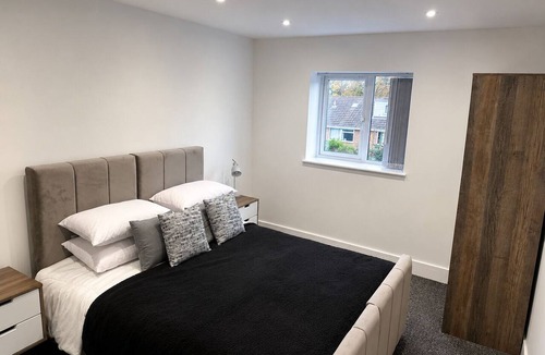 Long Eaton Apartment | Stylish Apartment Near EMA, Donington & Boots HQ 5