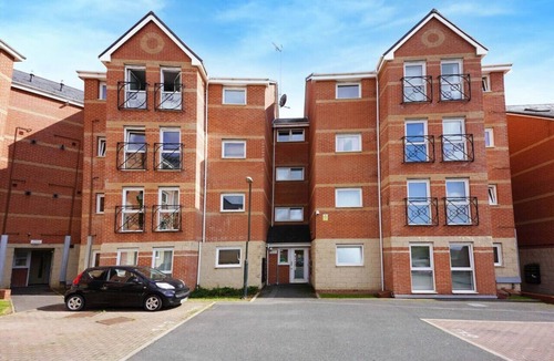 Coventry Apartment | Stylish Apartment near City Centre w/Free Parking