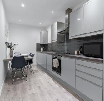 Leicester City Centre Apartment | Stylish Apartment - Near City Centre & University