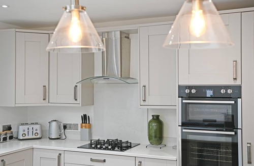 Acomb Apartment | Stylish Apartment w/Parking Near York City Centre