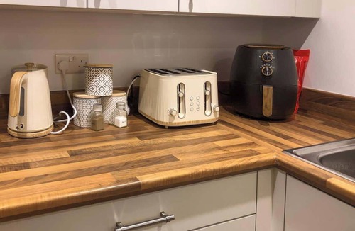 Derby Apartment | Stylish Central Penthouse: Free Parking & Wi-Fi