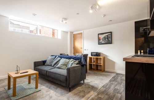 Sheffield City Centre Apartment | Stylish Central Sheffield 1BR – Sleeps 2