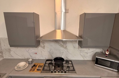 Anfield House | Stylish Dream Home with 4 En-Suite Bedrooms