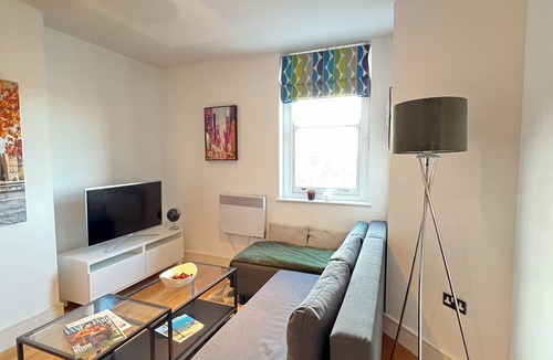 Clapham Apartment | Stylish flat in heart of Clapham 1 minute away from station