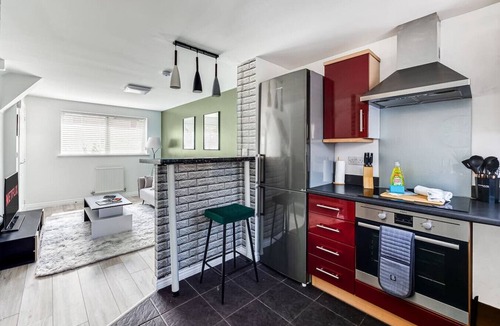 Milton Keynes House | Stylish House Driveway Parking Self-Check-In Fast WiFi Smart TV Yoko Property