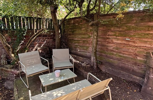 Didsbury House | Stylish House in Didsbury Village, pet friendly