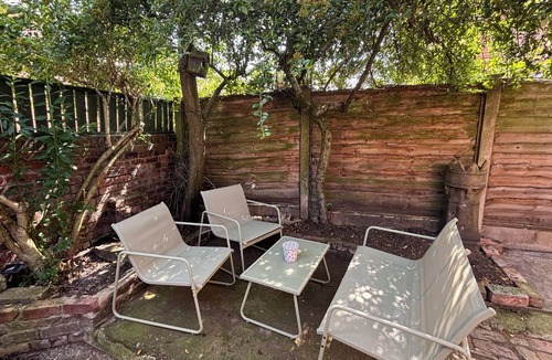 Didsbury House | Stylish House in Didsbury Village, pet friendly