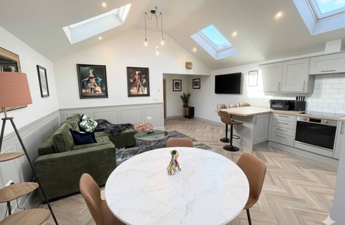 Arbury House | Stylish New-Build 1 Bed House Near Science Park