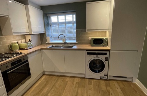 Arbury House | Stylish New Build 3-Bed House near Science Parks