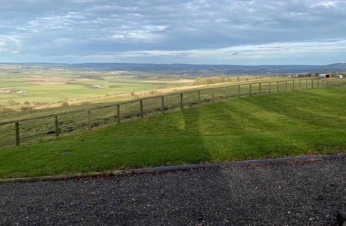 West Heslerton Apartment | Stylish pod is situated in a large meadow