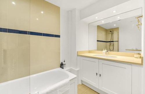 Warwick Apartment | Stylish Stay in Historic Eccleston Square