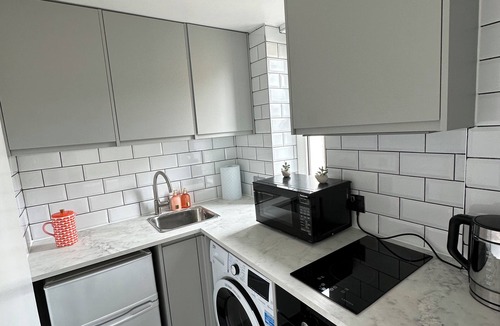 Brompton & Hans Town Apartment | Stylish Studio Flat in Chelsea