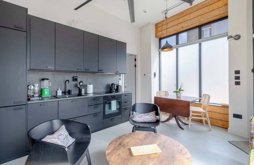 Battersea Apartment | Stylishly Designed 1BDR Flat by Battersea Park