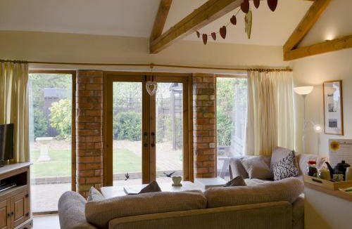 Alford House | Sunflower Holiday Cottage