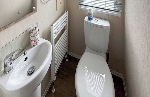 Ingoldmells Cottage | Sunnymede B6 - UKC9570