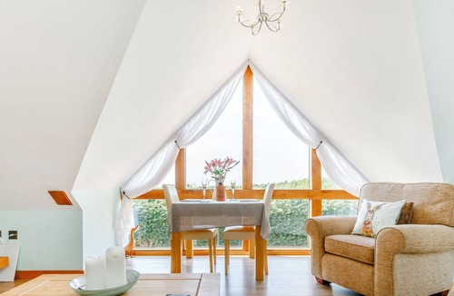 Arnold Cottage | SUNSET VIEW, pet friendly, country holiday cottage in Brandesburton