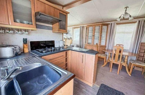 Hunstanton Cabin | Super 2 bed 6 berth caravan pets go free