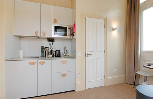 Camden Town with Primrose Hill Apartment | Superb studio apartment with garden views near Camden