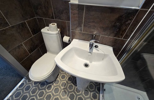 Burnley House | Superior Double Room Ensuite with Shower Room 1