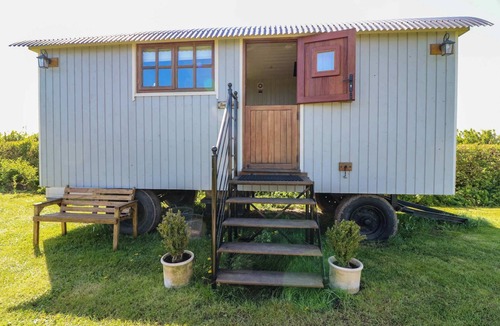 East Drayton House | Sweet Caroline Shepherd's Hut Retreat