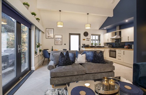 Selby Cottage | Sycamore Lodge - sleeps 4 guests in 2 bedrooms