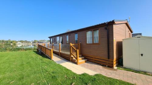 Dogdyke Apartment | Tattershall Lakeside Lodge Indulgent wheelchair ramp 8 berth with Hot Tub & Starlink