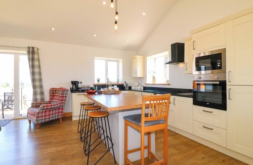 Melton Mowbray Cottage | TEAL COTTAGE, pet friendly, luxury holiday cottage in Melton Mowbray