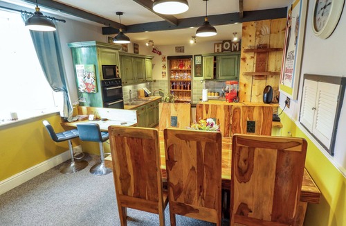 Skegness House | TELFORD LODGE, pet friendly, country holiday cottage in Skegness