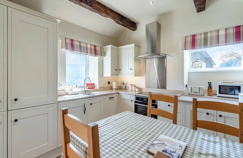 Potter Brompton Cottage | The Smithy - UK49535