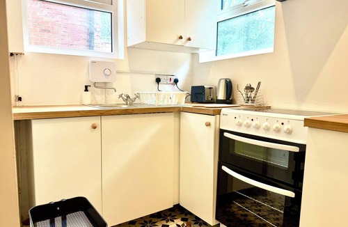 Moseley Apartment | The Alcester Collection · 5 Ensuite Bedrooms · Heart of Moseley Village