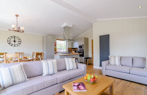 Fotheringhay Cabin | The Alwalton (Pet), Wansford
