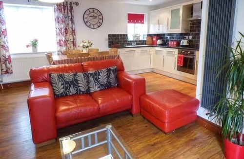 Kexby Cottage | THE BARN IVY COTTAGE, family friendly, with a garden in York