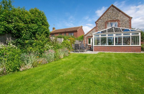 Langham House | The Beeches - Three Bedroom House, Sleeps 6