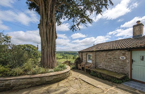 Worton Cottage | The best things certainly come in small parcels and Bloomer’s Bothy has it all.