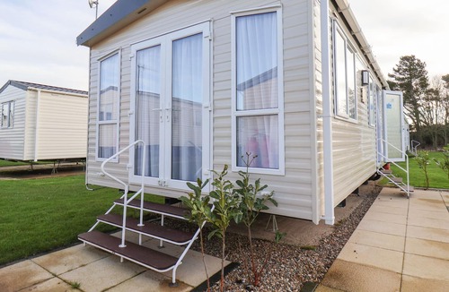 Cayton Bay House | THE BOUNDARY, family friendly, with a garden in Scarborough