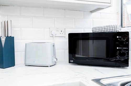 Bloxwich House | The Brays House for families, contractors and professionals, Birmingham