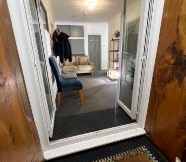 Kettering House | The Bungalow by SJP - Twin Room