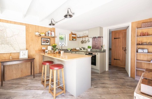 Bury St Edmunds Cabin | The Cabin - a cabin that sleeps 2 guests in 1 bedroom