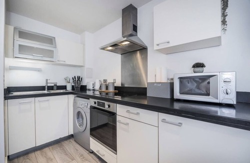 Canary Wharf Apartment | The Canary Hub based in Canary Wharf
