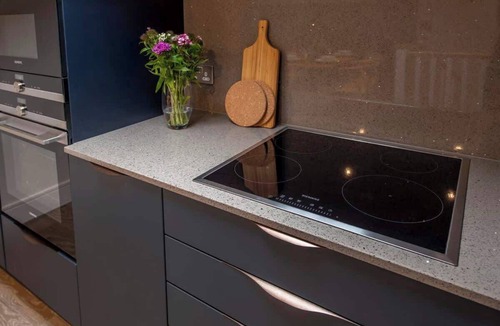 Bootham Apartment | The Carillon Suite - Stylish Duplex w/York Minster Views & Free Parking