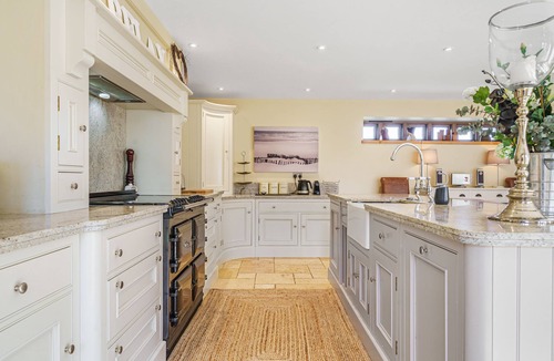 Titchwell Cottage | The Cartshed 6 Marshland Barns - sleeps 8 guests in 4 bedrooms
