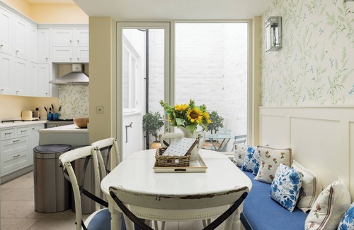 Brompton & Hans Town Cottage | The Chelsea Abode - 4bdr Home With Terrace