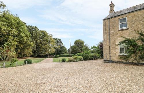 Burton Coggles House | The Coach House