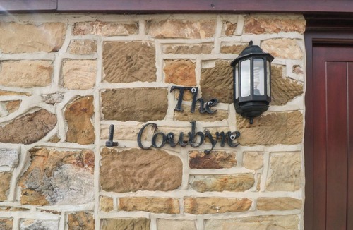 Saltburn-by-the-Sea Cottage | THE COW BYRE, pet friendly, with a garden in Lingdale
