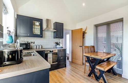 Kneesall Cottage | The Cowshed - UK37349