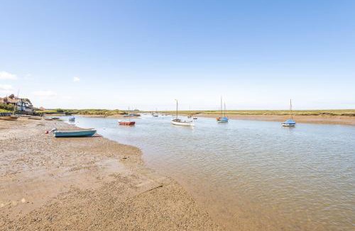 Burnham Overy Staithe House | The Dairy Barn 3 bedrooms